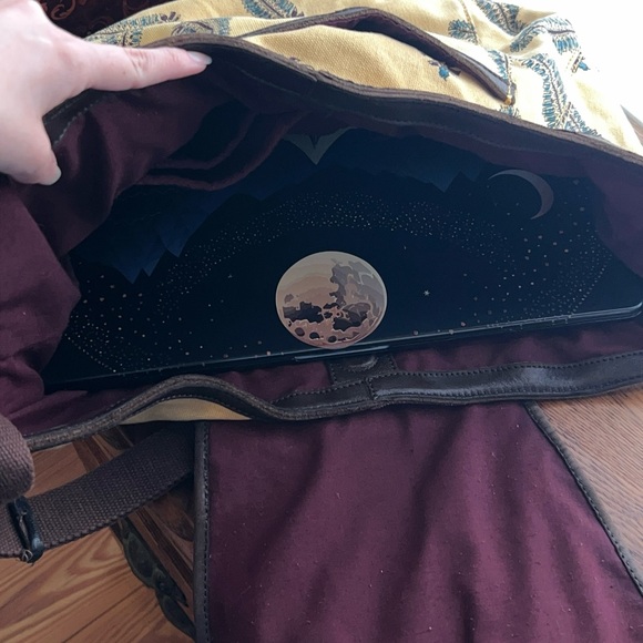 Vintage Lucky Brand Butter Yellow Canvas Crossbody Hobo Bag Slouchy Boho Y2K - Picture 12 of 16